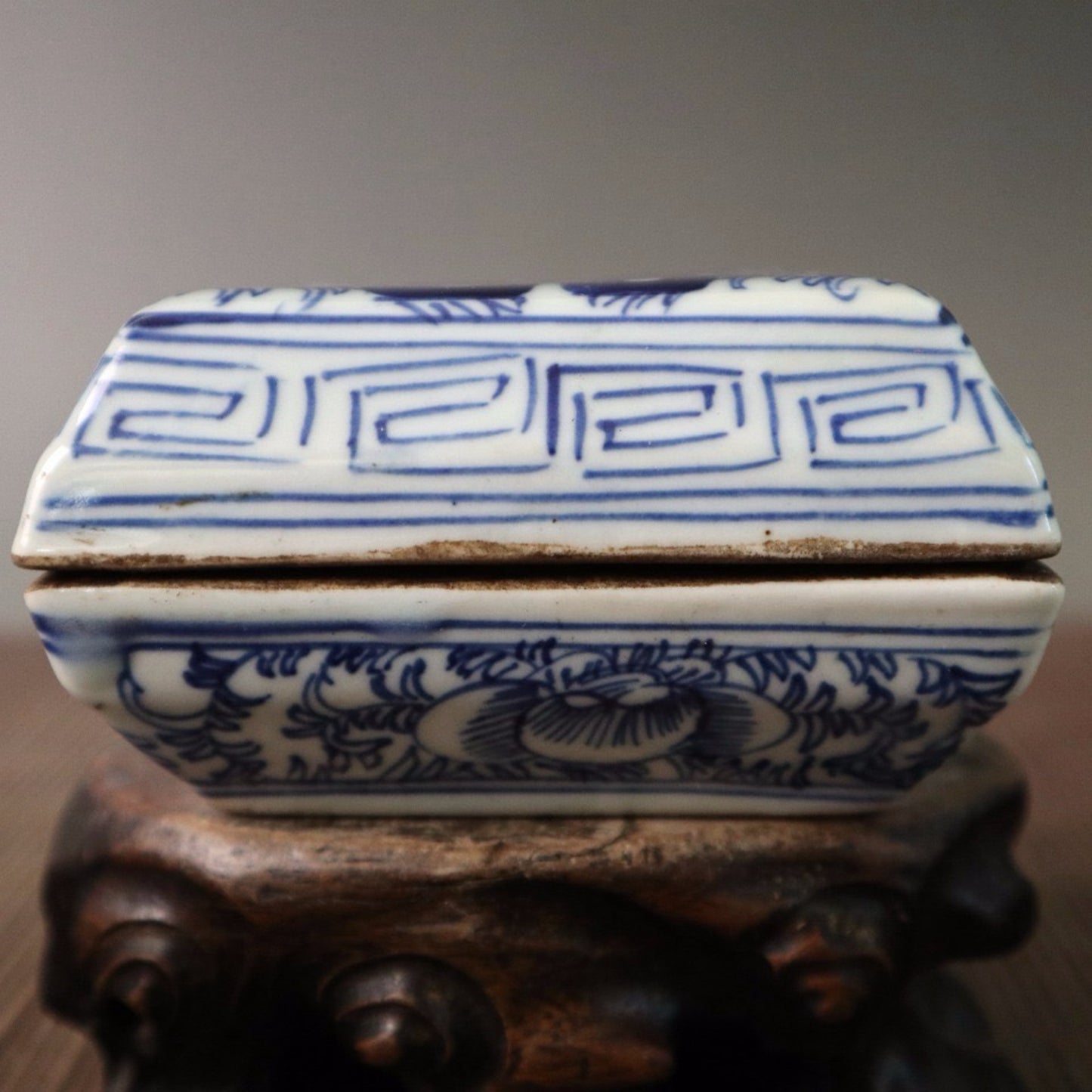 Ceramic blue and white double happiness pattern square printing box