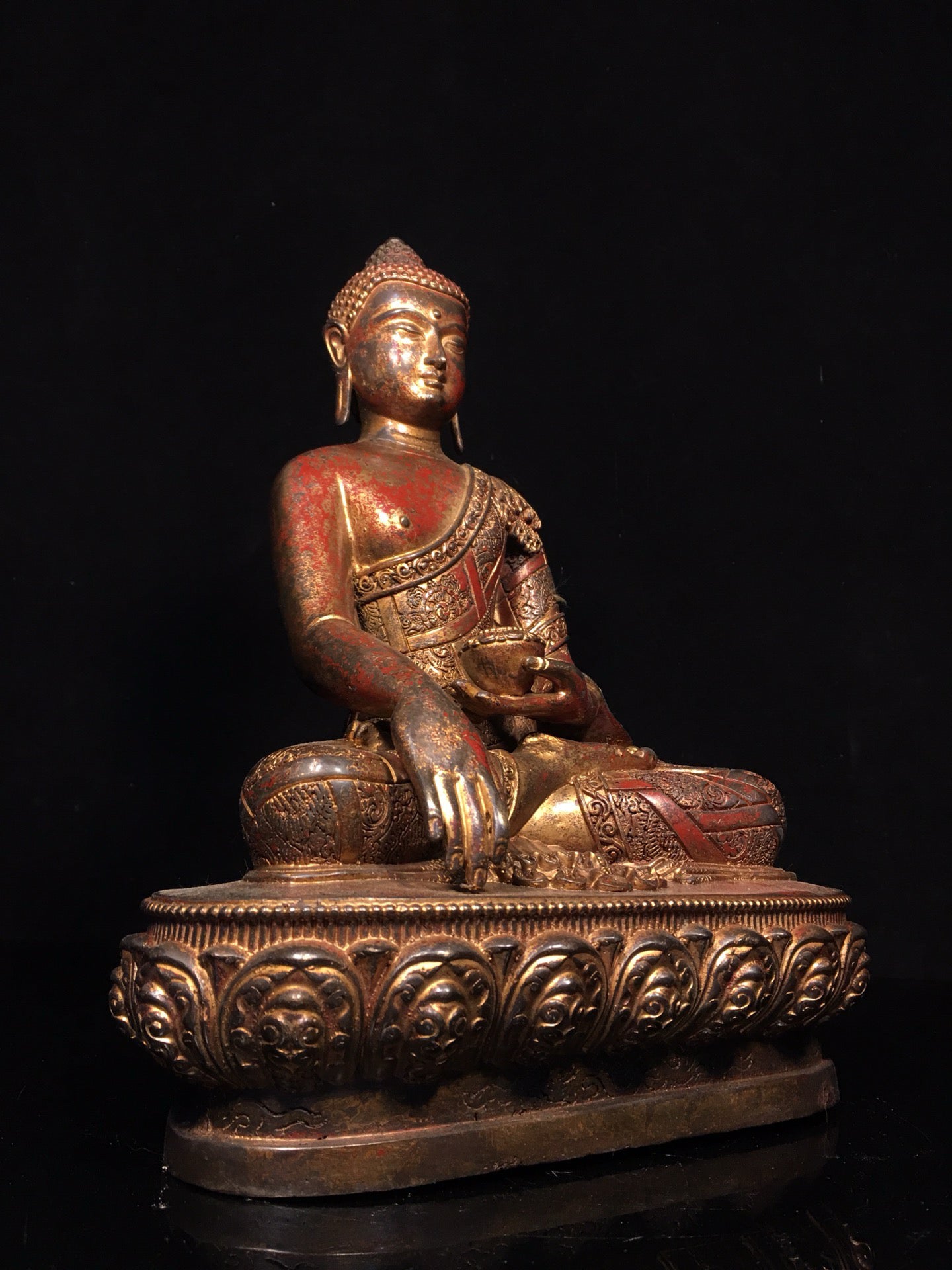 Chinese antique pure copper statue of Shakyamuni Buddha
