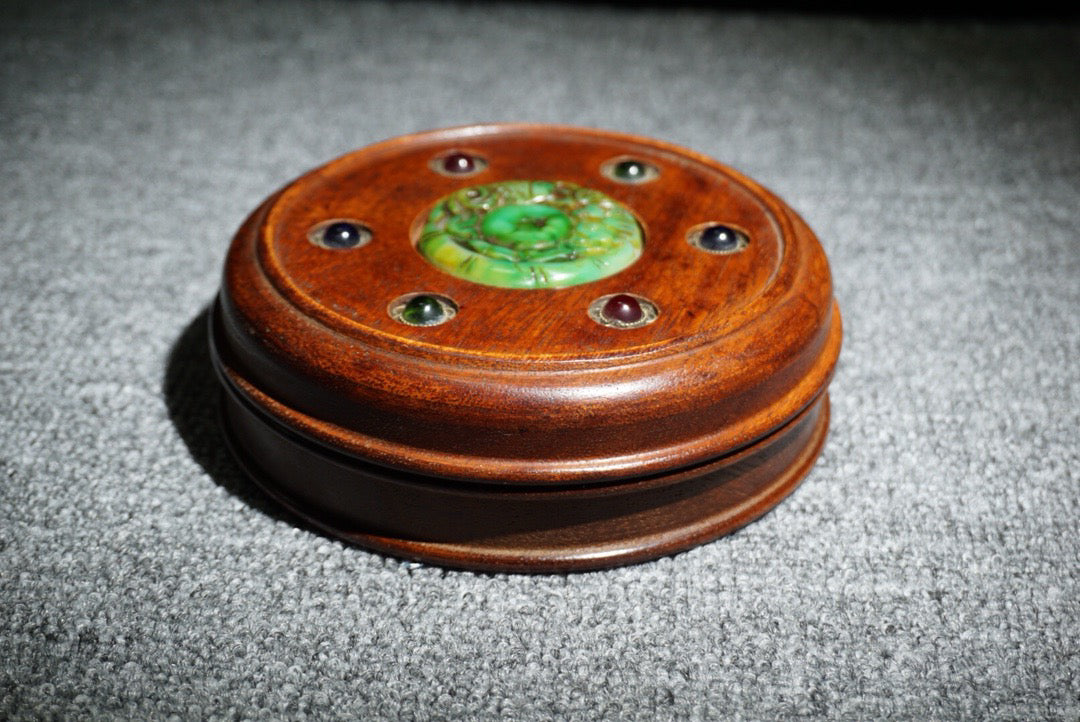 Pear wood round jewelry box