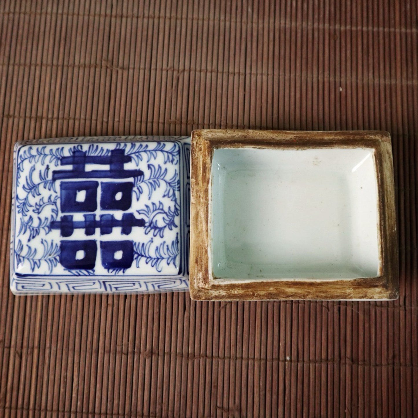 Ceramic blue and white double happiness pattern square printing box