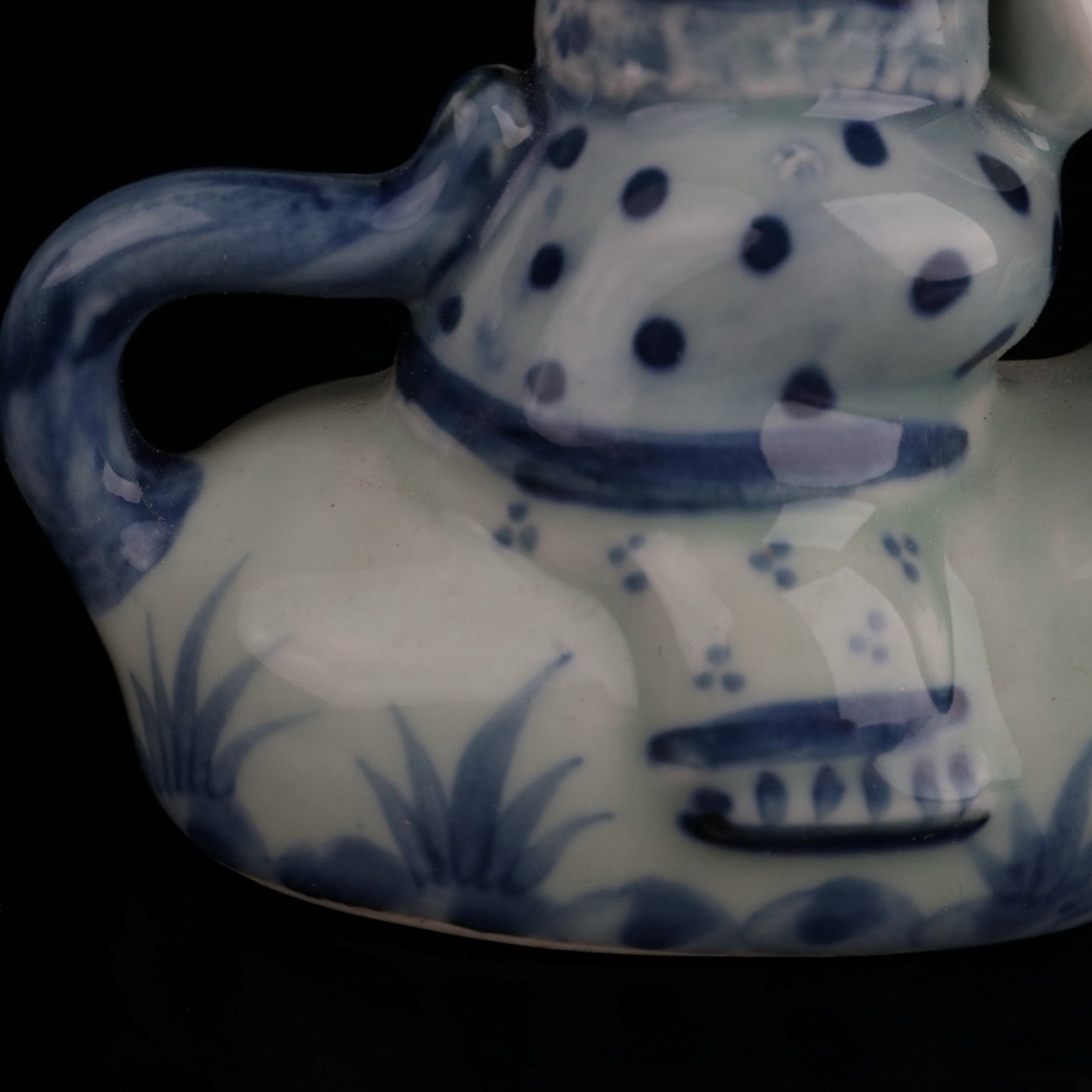 Ceramic Blue and White Boy Tiger Little Water Drop