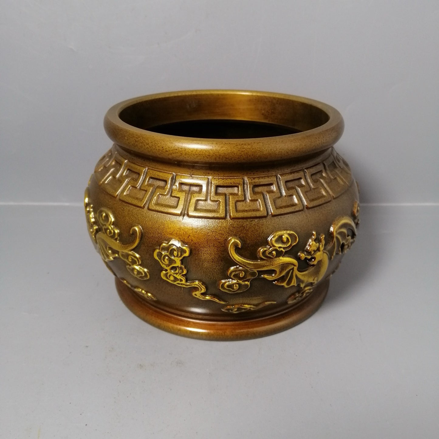 Chinese antique pure copper bat jar ornament