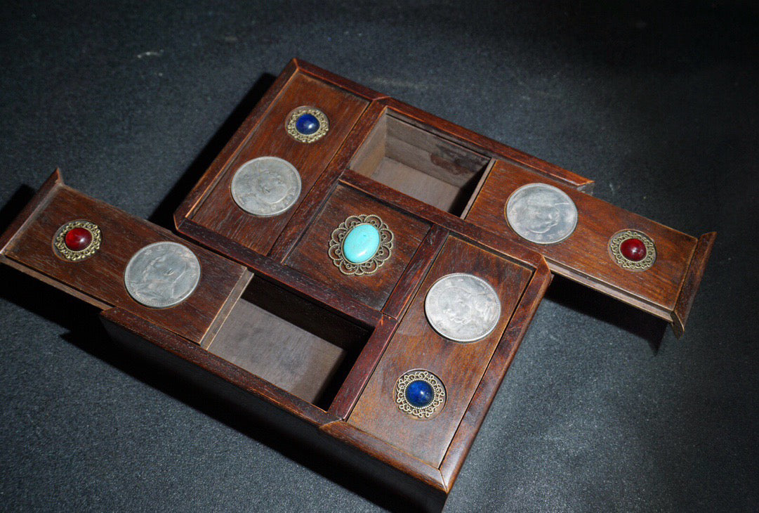 Hua Li Mu Wu Kai Box