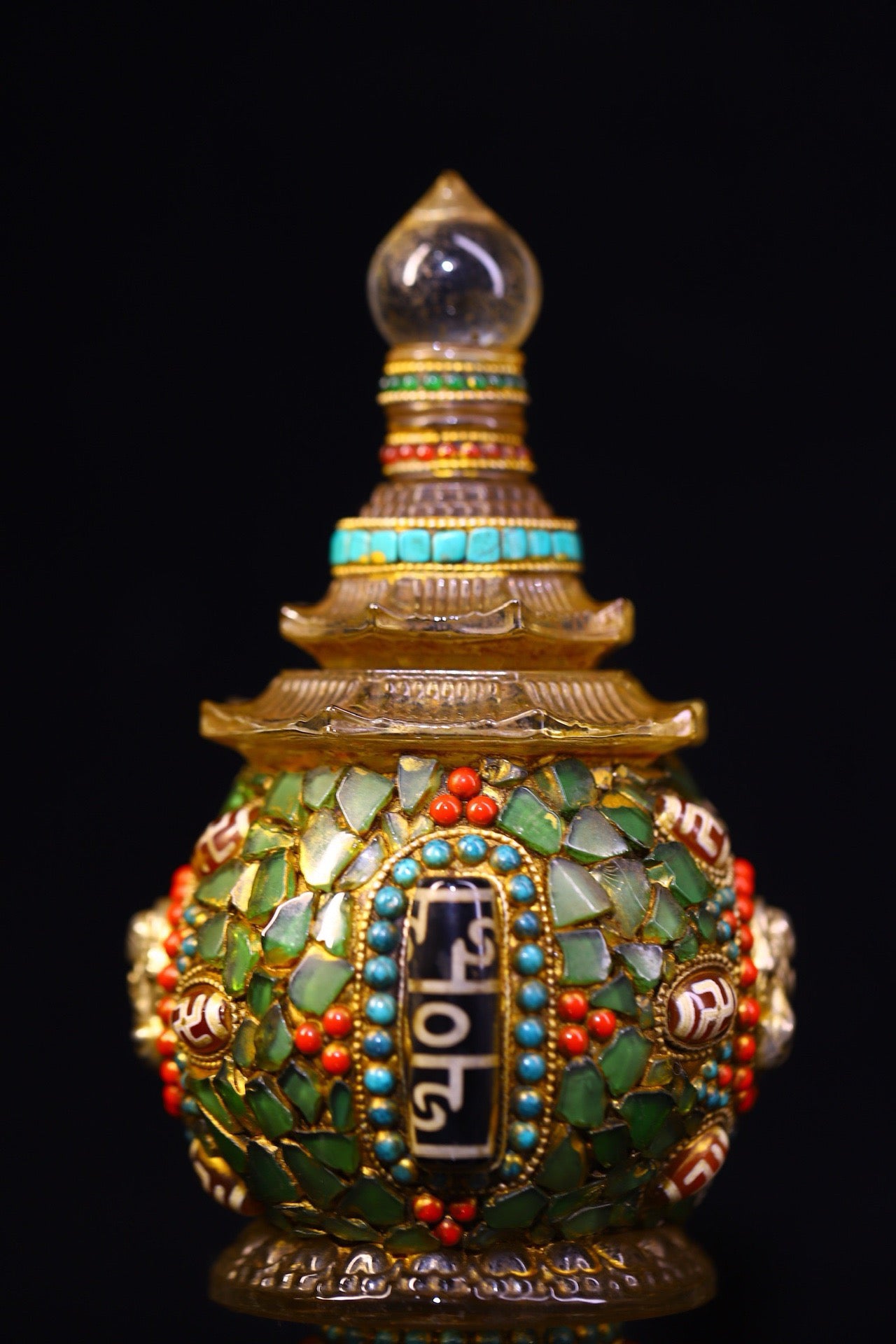 Crystal carving, inlaid with celestial beads, gemstone jar