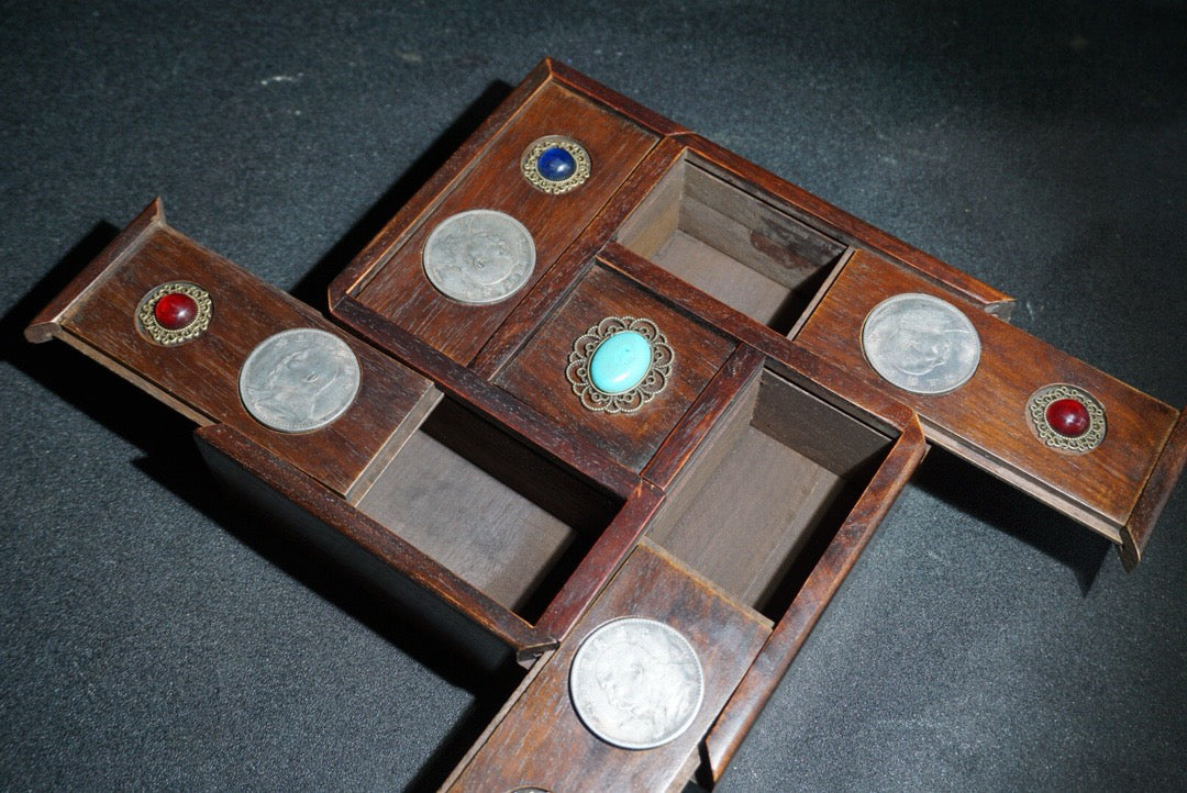 Hua Li Mu Wu Kai Box