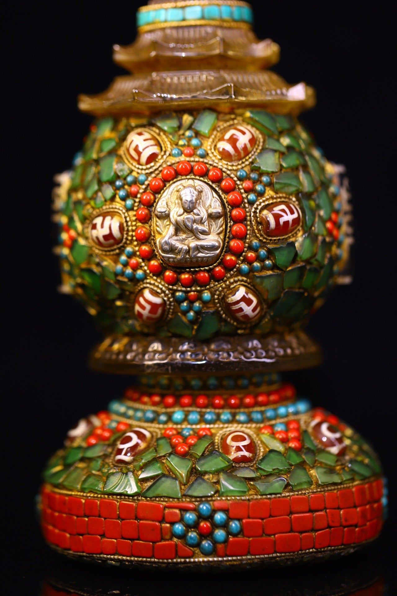 Crystal carving, inlaid with celestial beads, gemstone jar