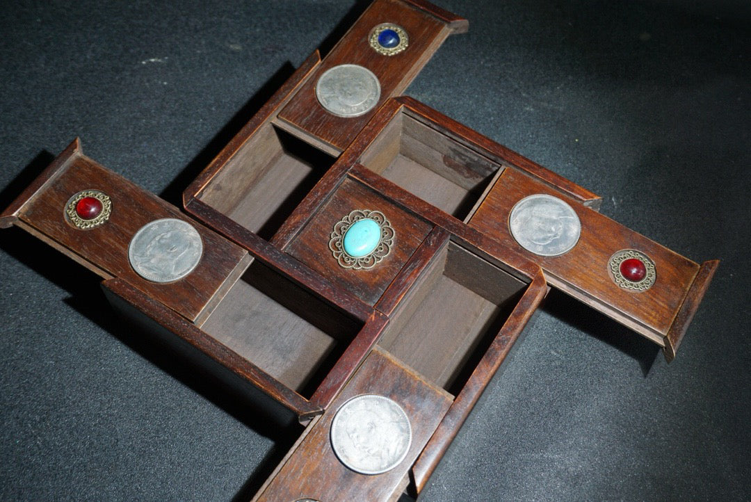 Hua Li Mu Wu Kai Box