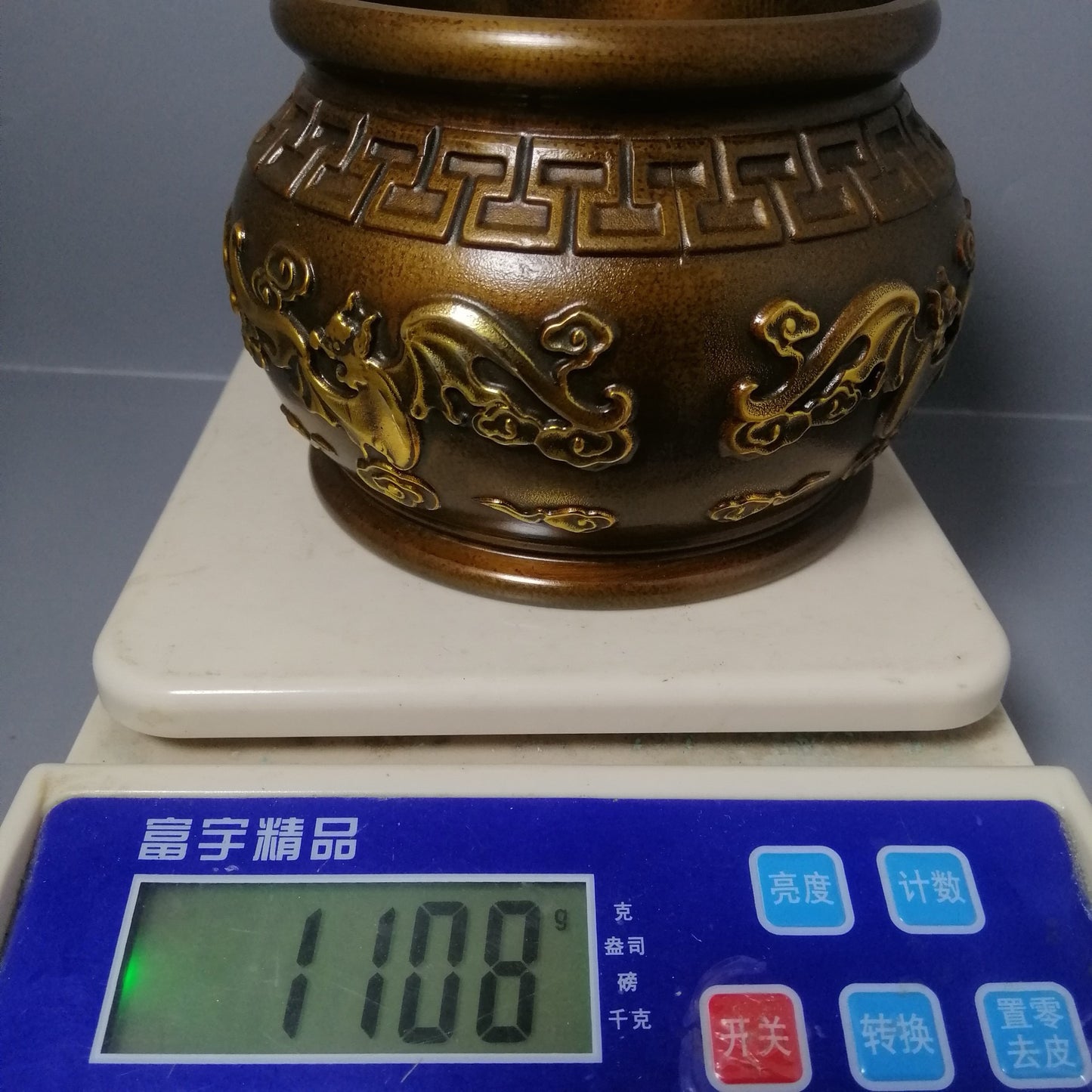 Chinese antique pure copper bat jar ornament