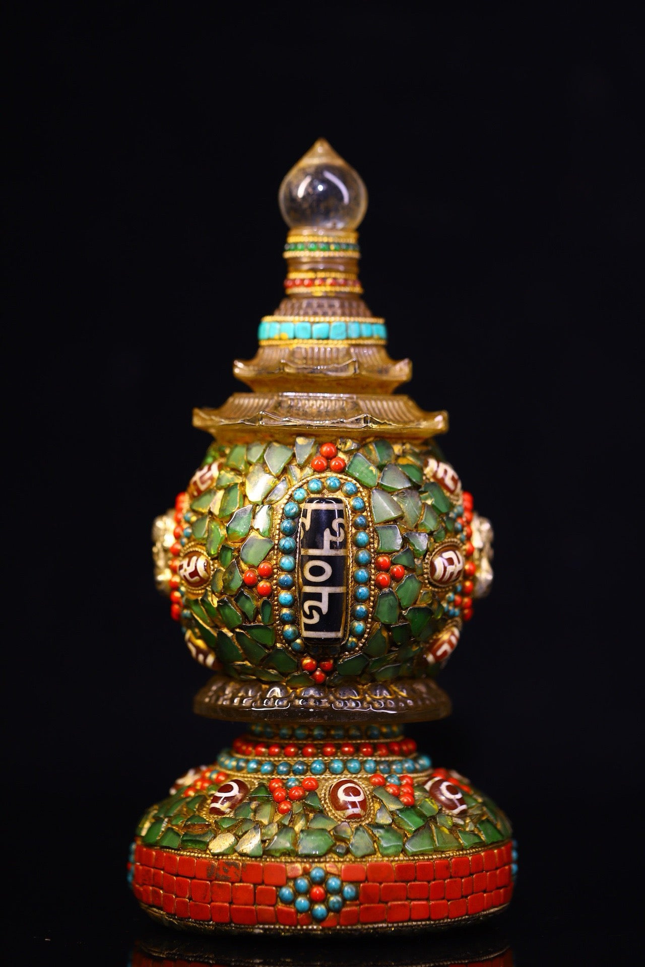 Crystal carving, inlaid with celestial beads, gemstone jar