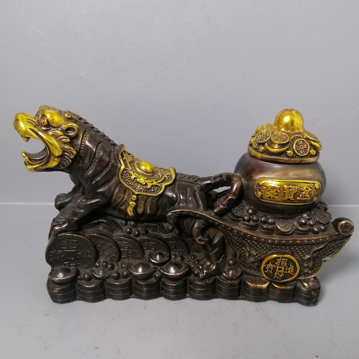 Chinese antique pure copper attracting treasure tiger ornaments