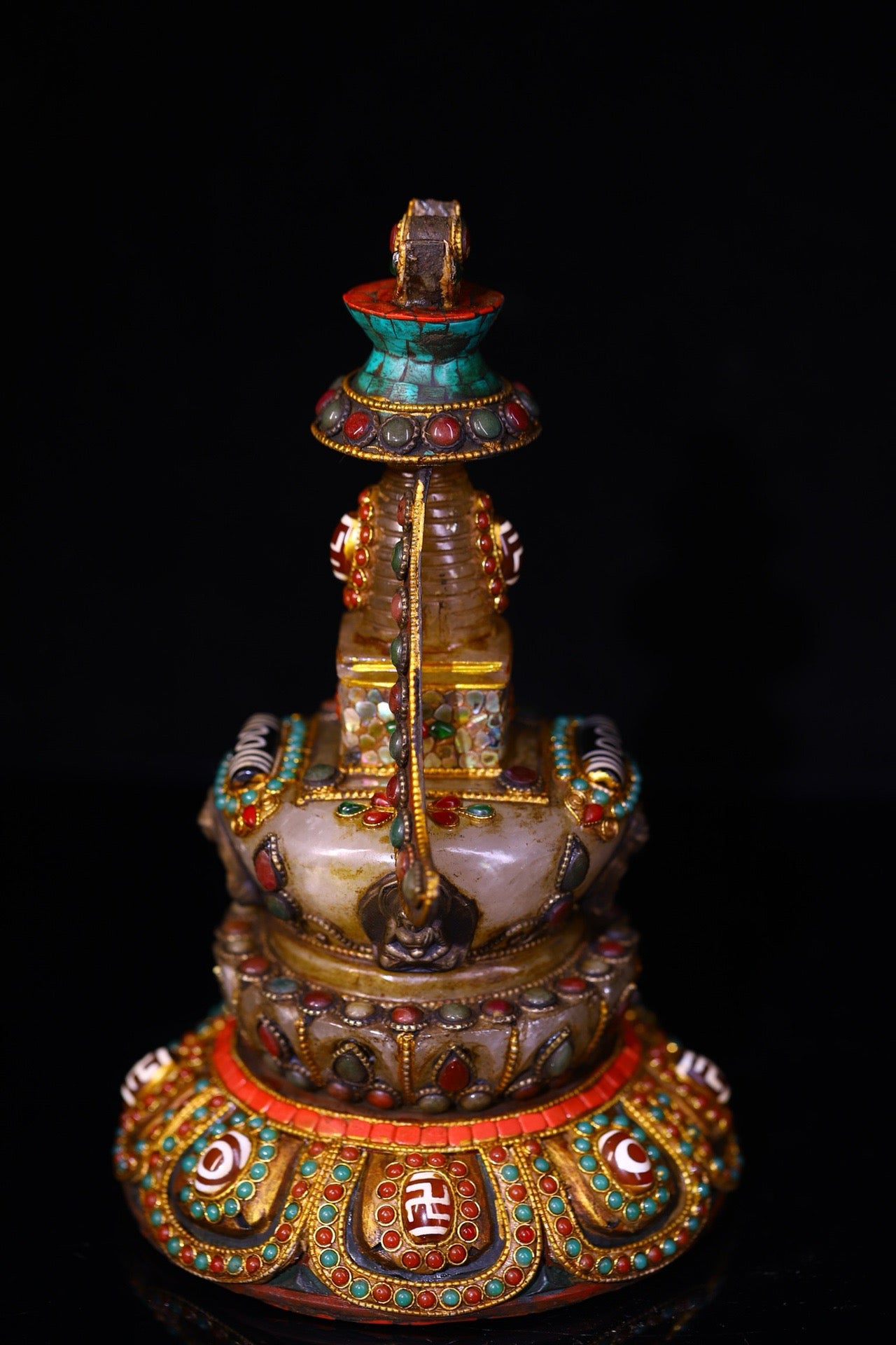 Natural crystal, pure handmade carving, silver filigree inlaid gemstones, Tianzhu Buddha Pagoda