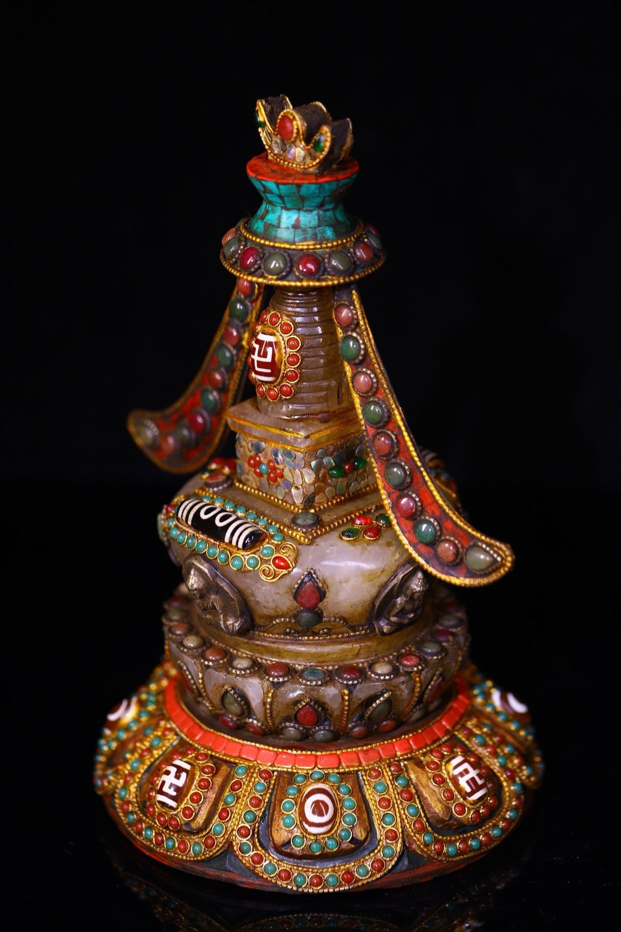 Natural crystal, pure handmade carving, silver filigree inlaid gemstones, Tianzhu Buddha Pagoda