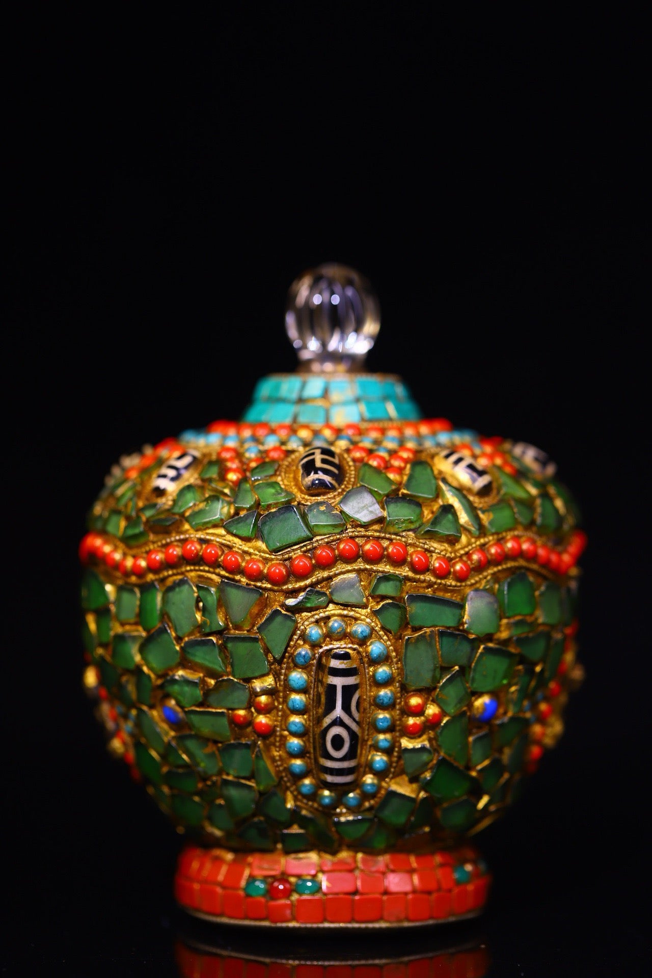 Crystal carving, inlaid with celestial beads, gemstone jar
