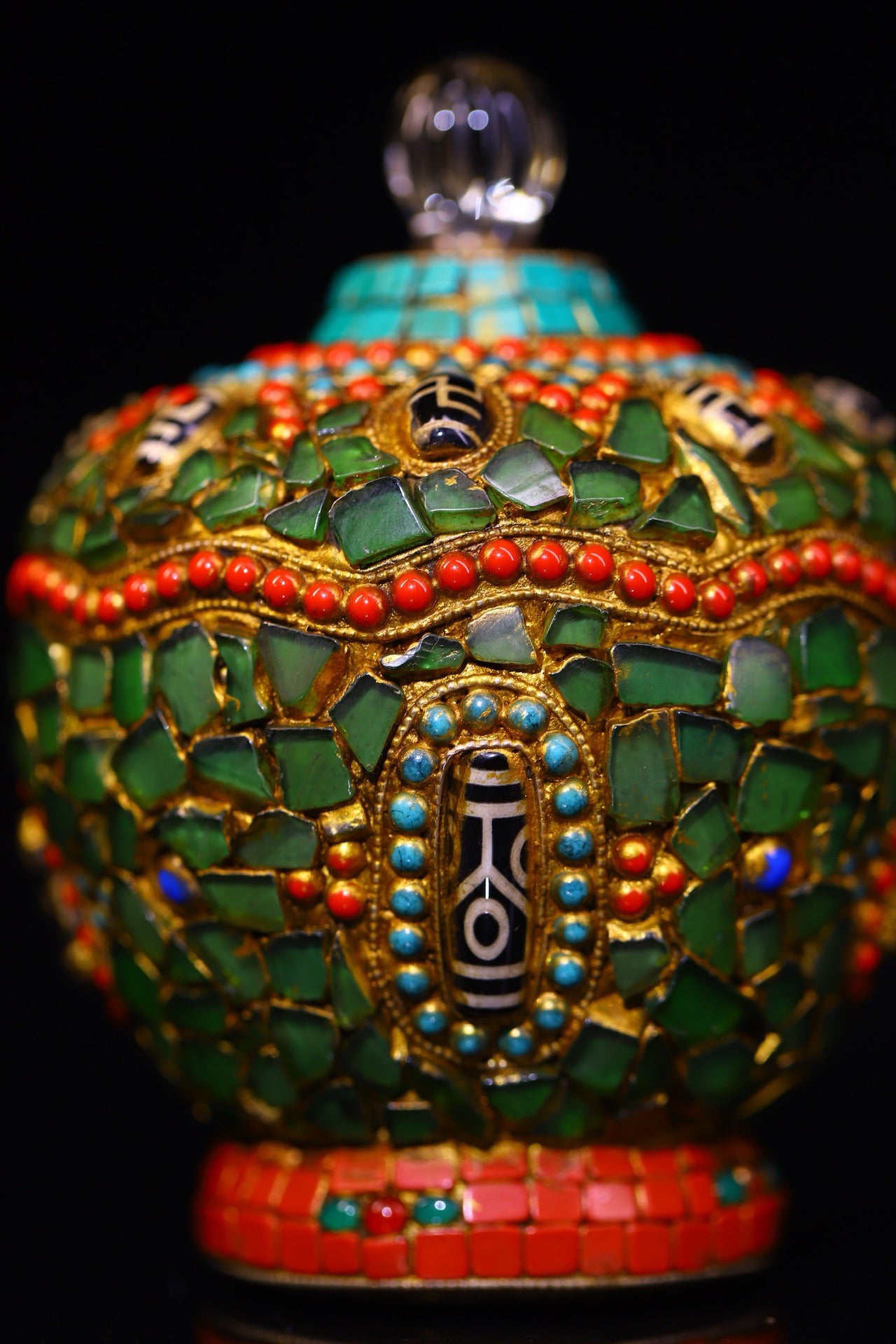 Crystal carving, inlaid with celestial beads, gemstone jar