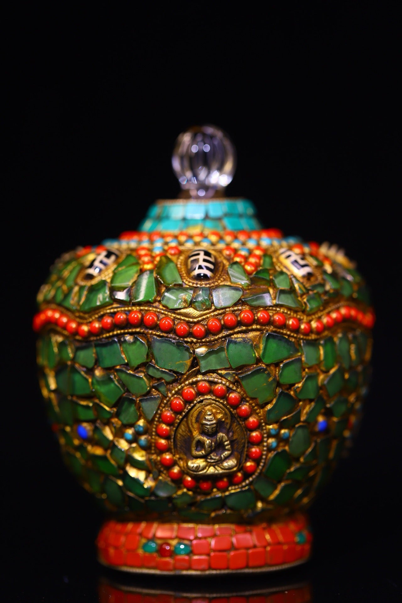 Crystal carving, inlaid with celestial beads, gemstone jar