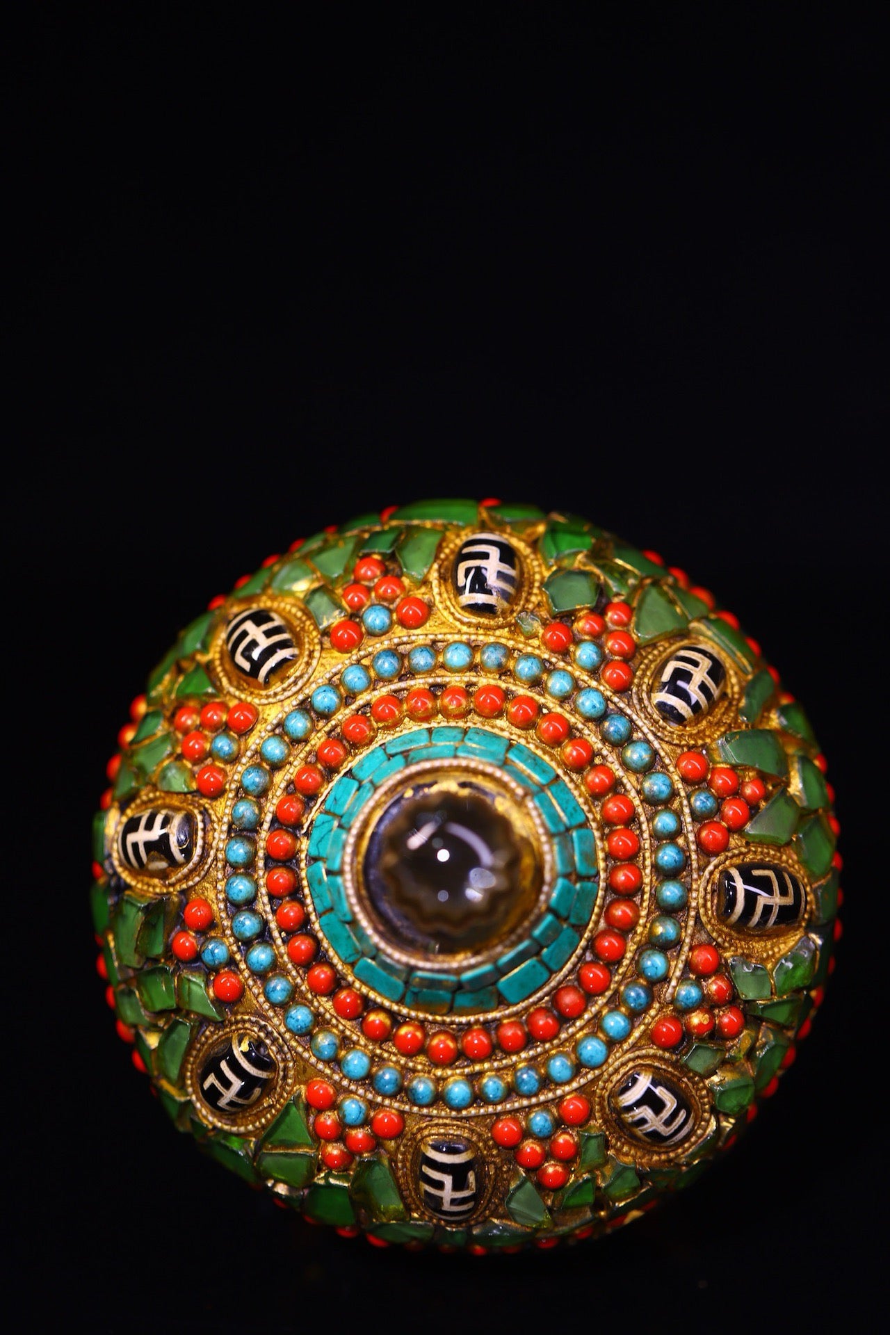 Crystal carving, inlaid with celestial beads, gemstone jar