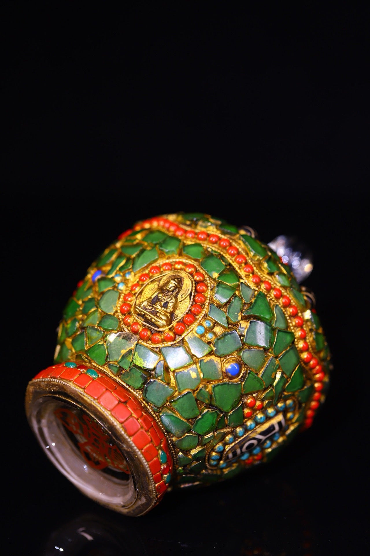 Crystal carving, inlaid with celestial beads, gemstone jar