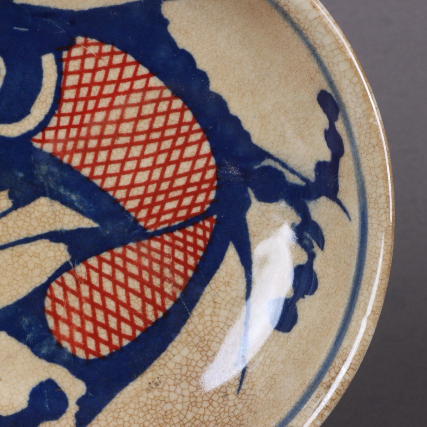 Ceramic blue and white glazed red fish pattern plate