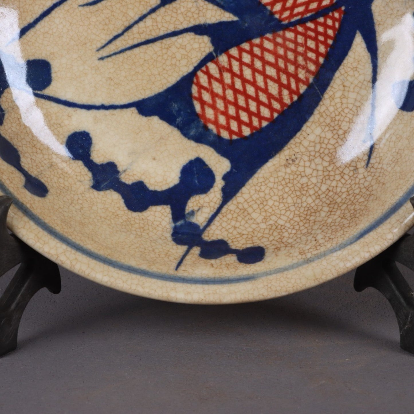 Ceramic blue and white glazed red fish pattern plate