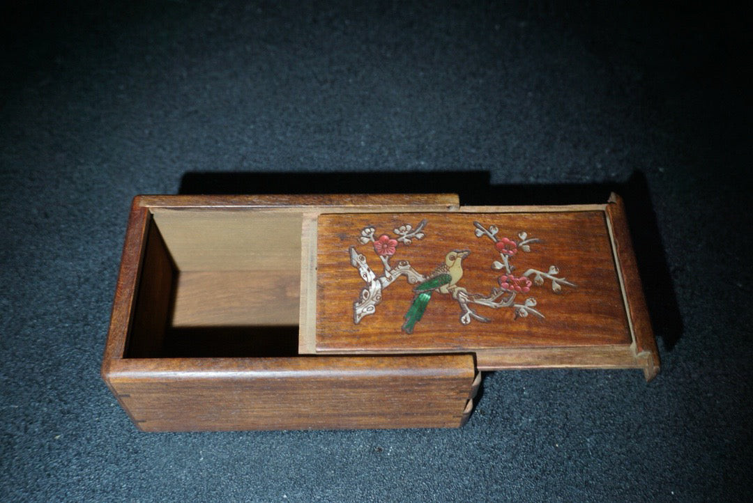 Flower pear wood inlaid shell with joyful eyebrows mechanism box