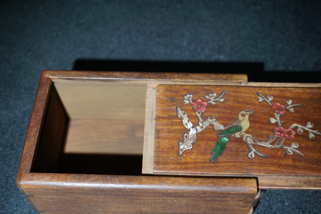Flower pear wood inlaid shell with joyful eyebrows mechanism box