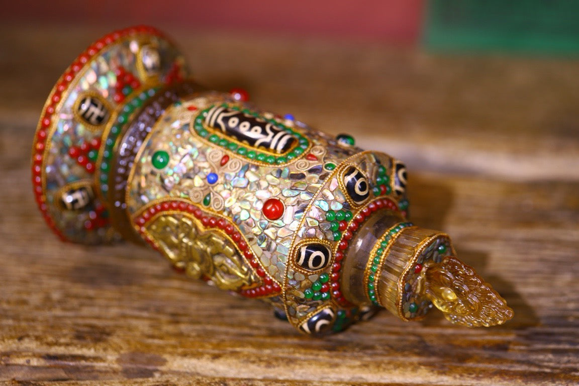Crystal carving, inlaid with celestial beads, gemstone jar