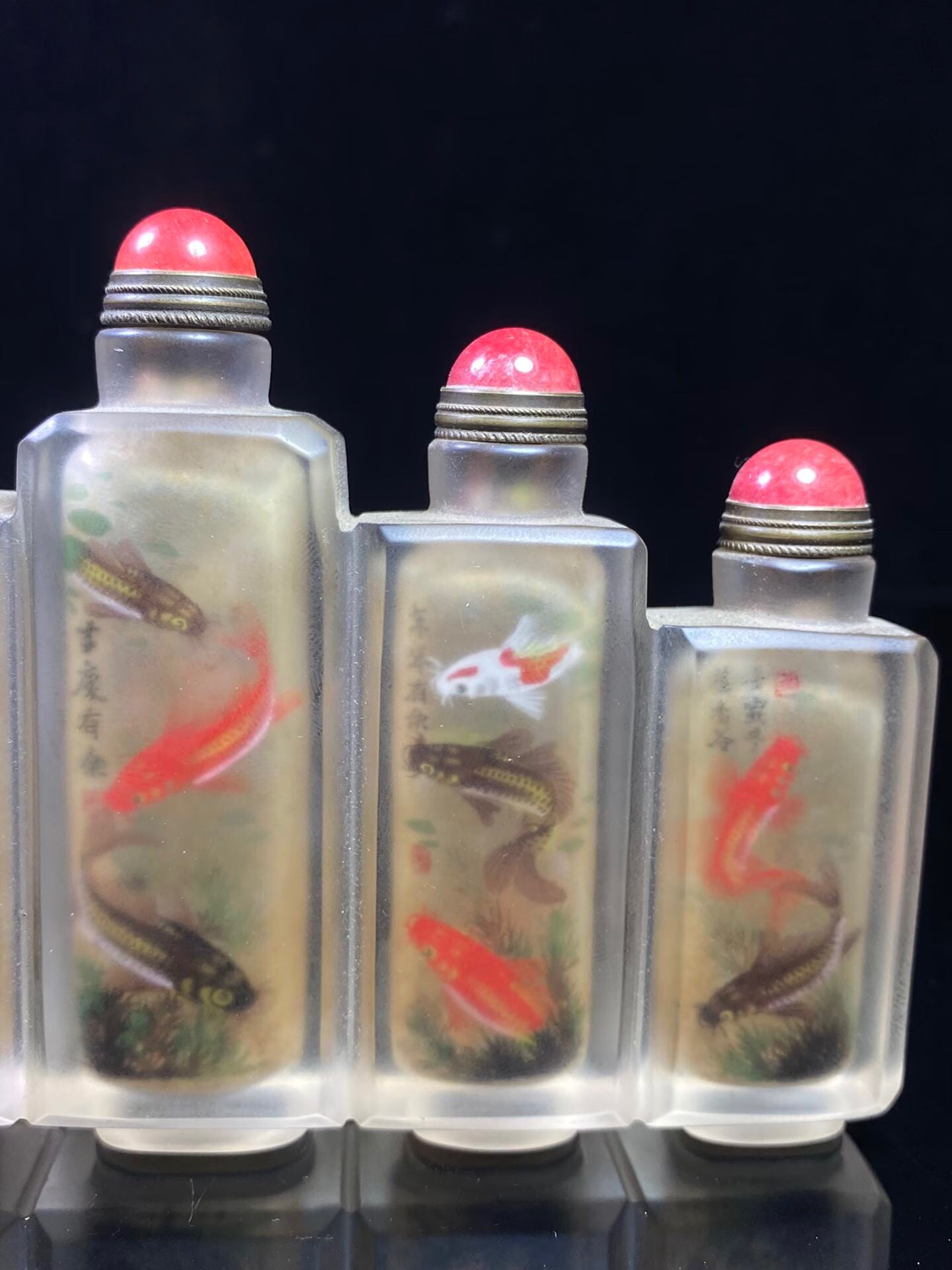 Chinese antique glass snuff bottle