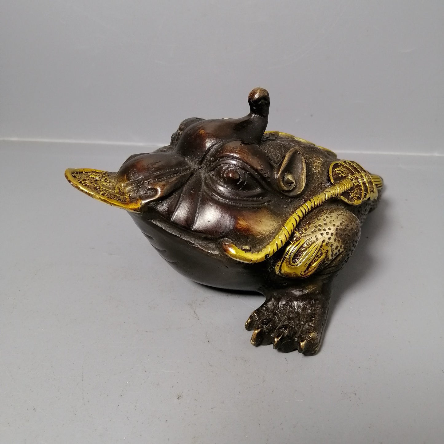 Chinese antique pure copper golden toad ornaments