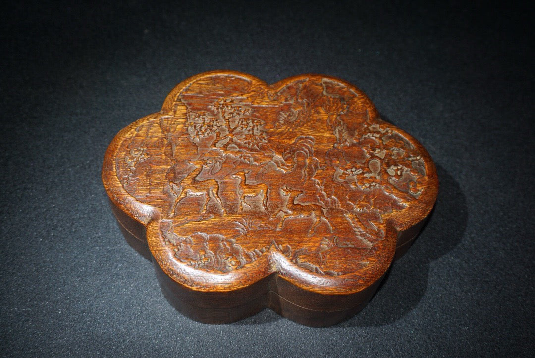 Hua Li Mu finely carved finger box