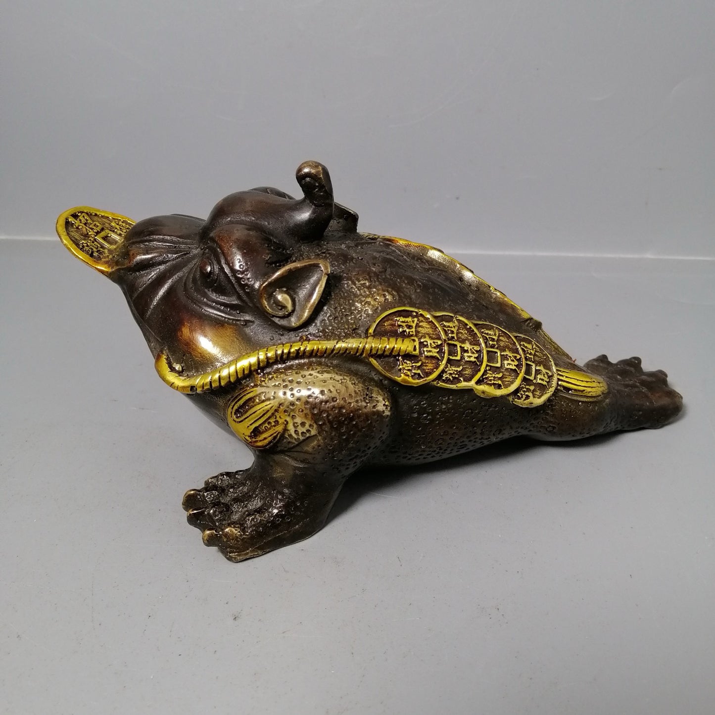 Chinese antique pure copper golden toad ornaments