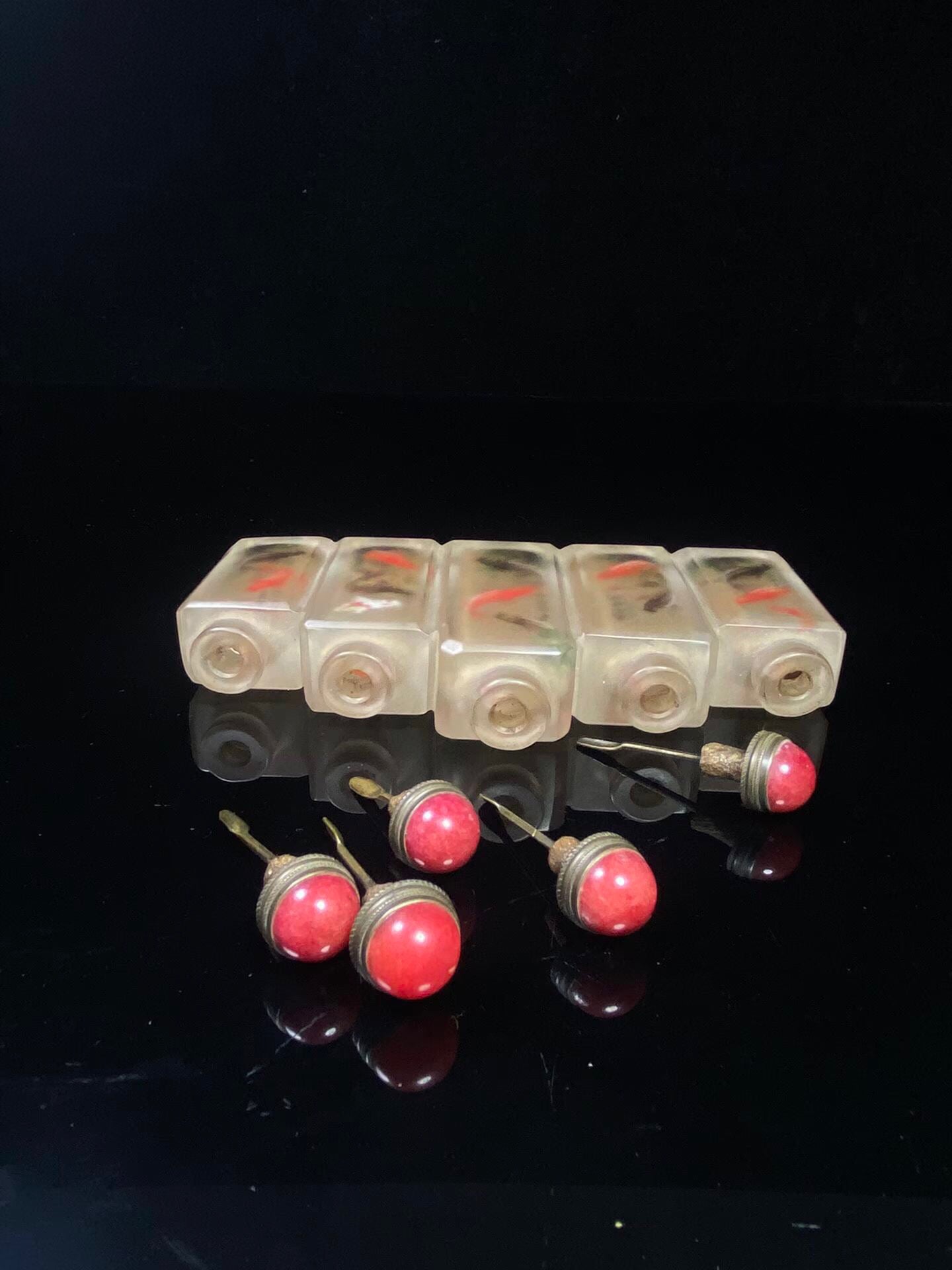 Chinese antique glass snuff bottle