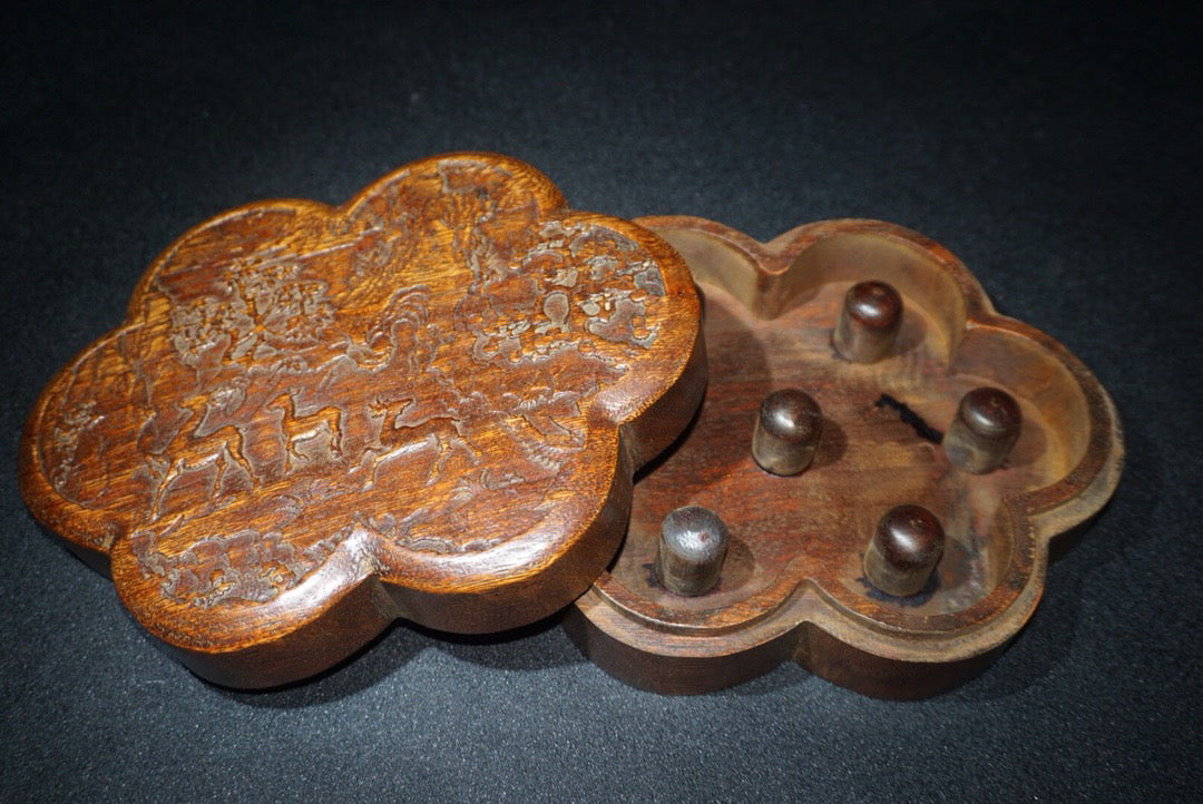 Hua Li Mu finely carved finger box
