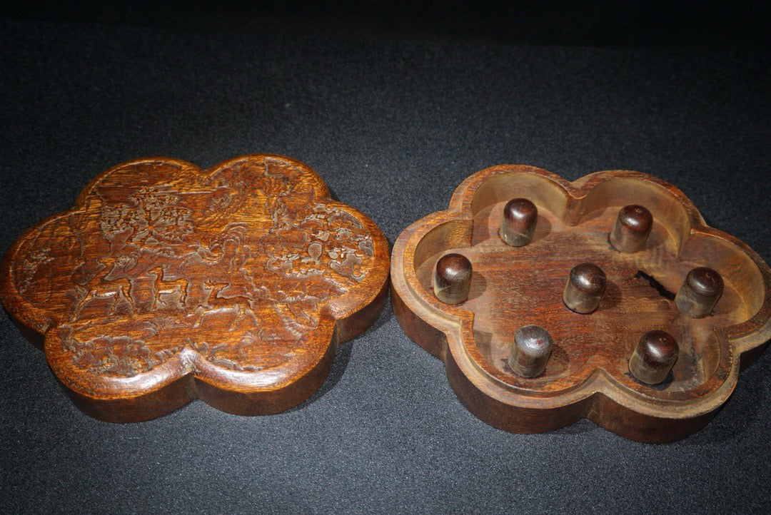 Hua Li Mu finely carved finger box