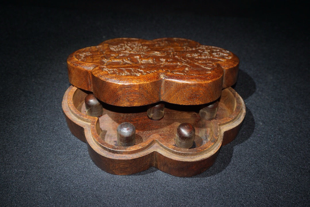Hua Li Mu finely carved finger box