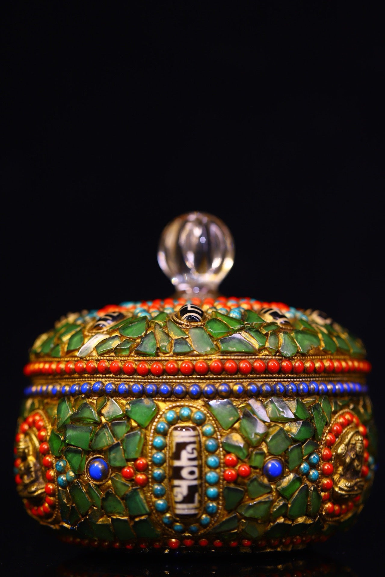 Crystal carving, inlaid with celestial beads, gemstone jar