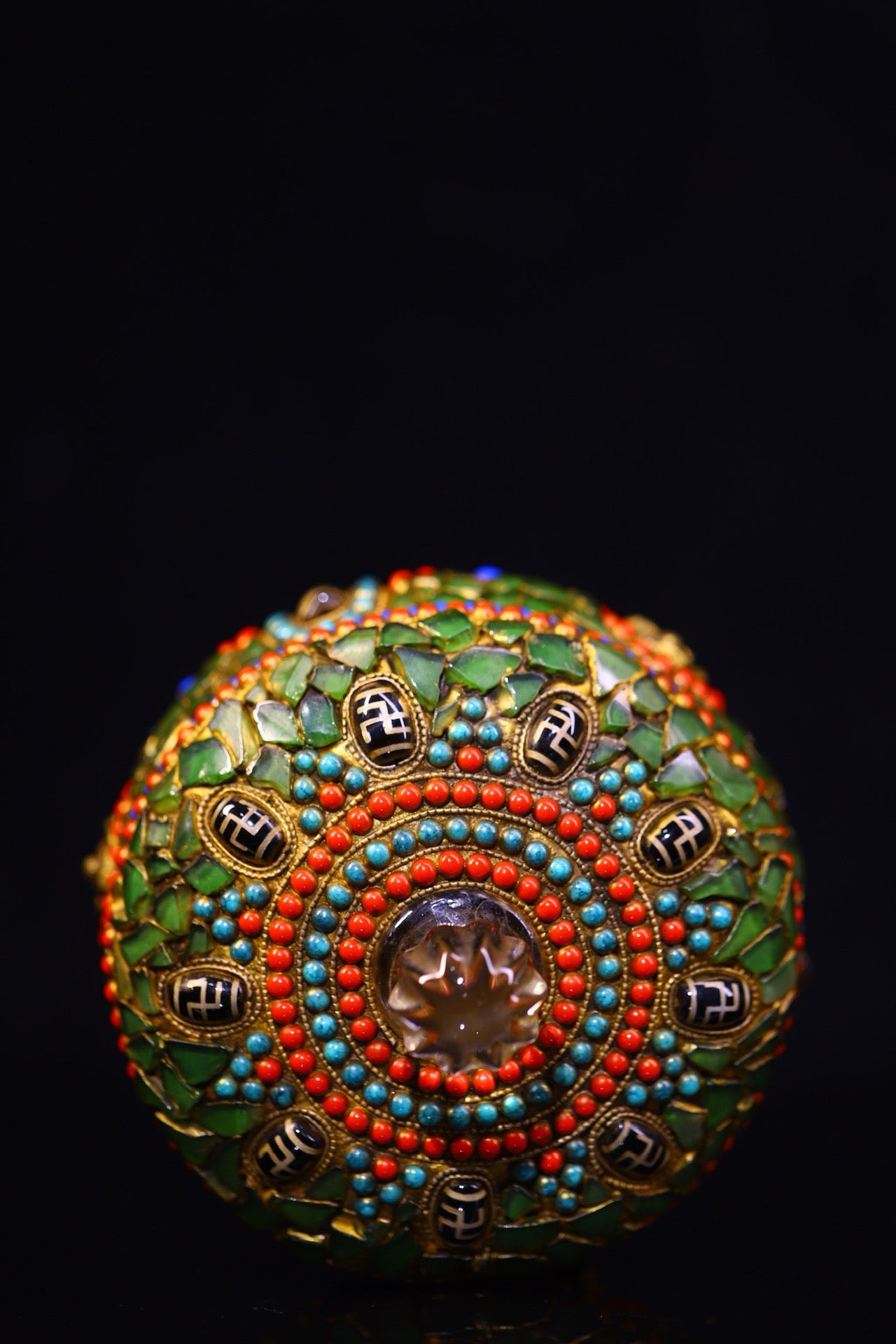 Crystal carving, inlaid with celestial beads, gemstone jar