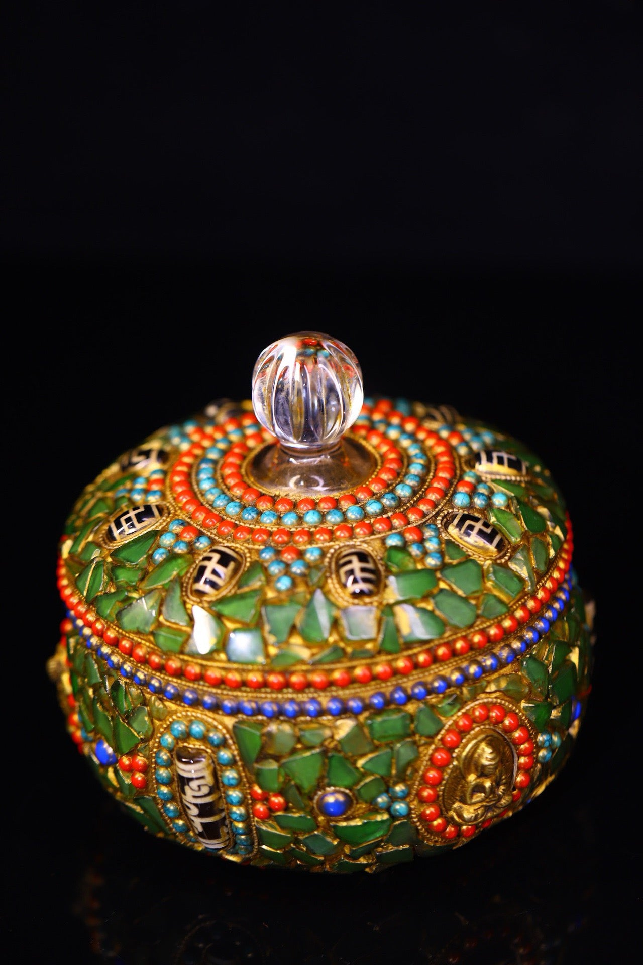 Crystal carving, inlaid with celestial beads, gemstone jar