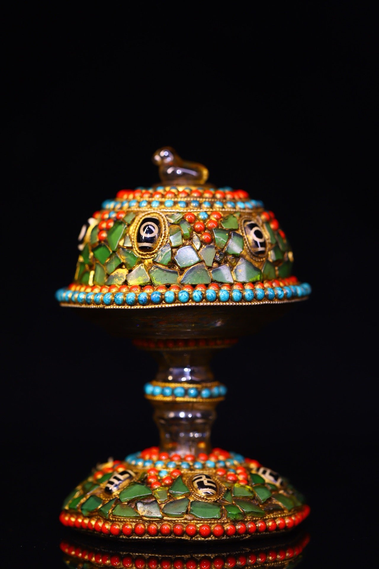 Crystal carving, inlaid with celestial beads, gemstone jar