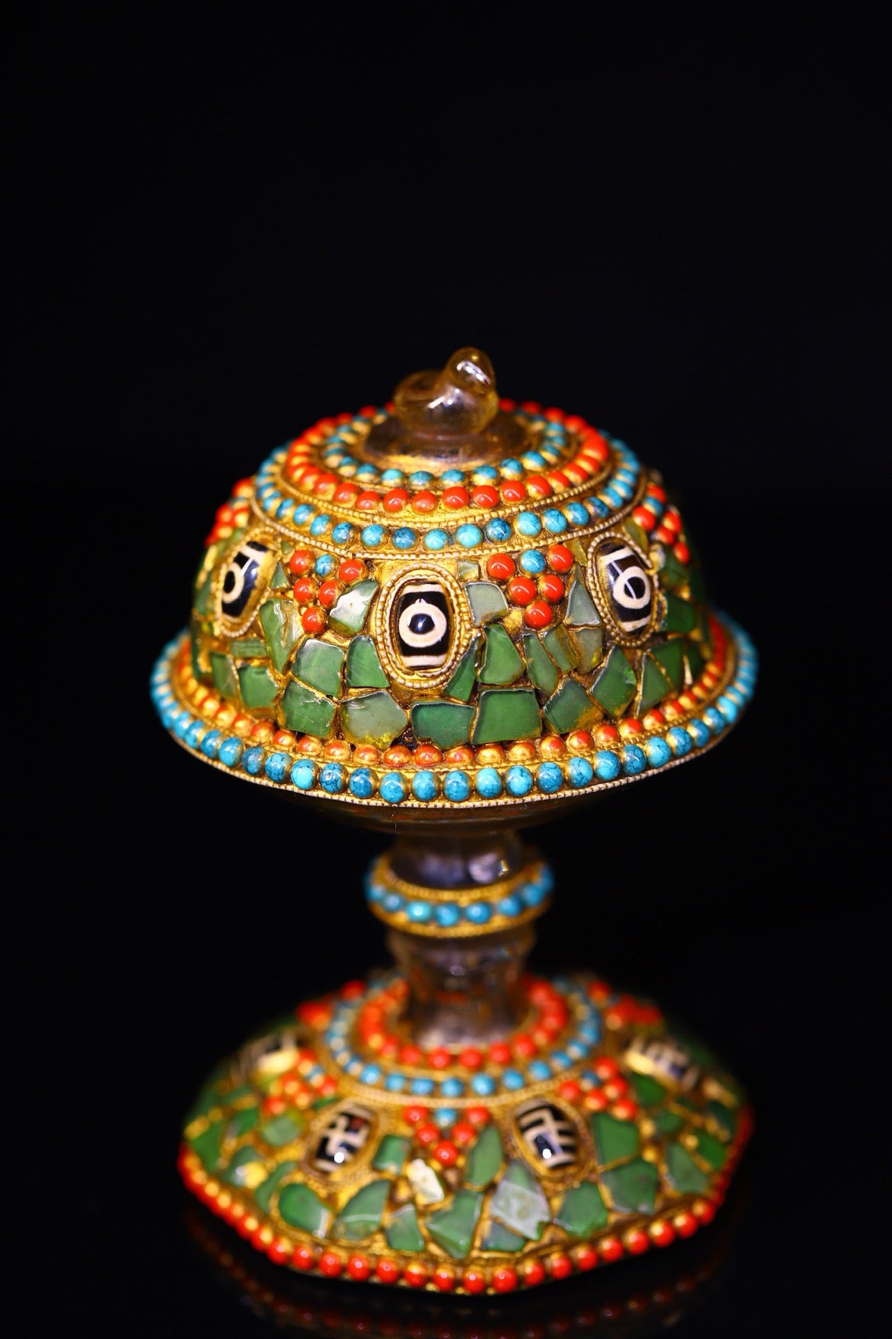 Crystal carving, inlaid with celestial beads, gemstone jar