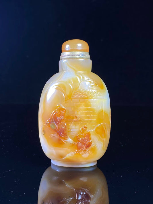 Chinese antique agate snuff bottle