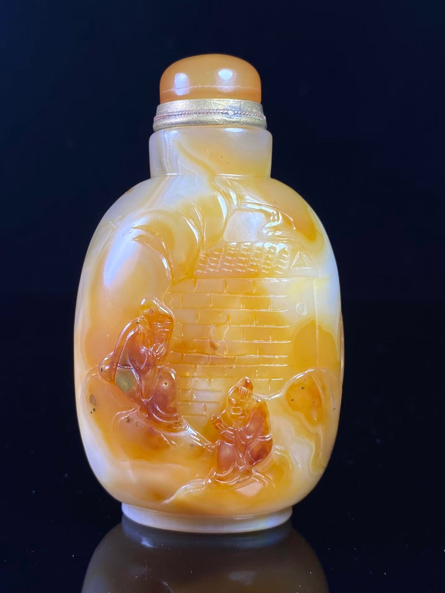 Chinese antique agate snuff bottle
