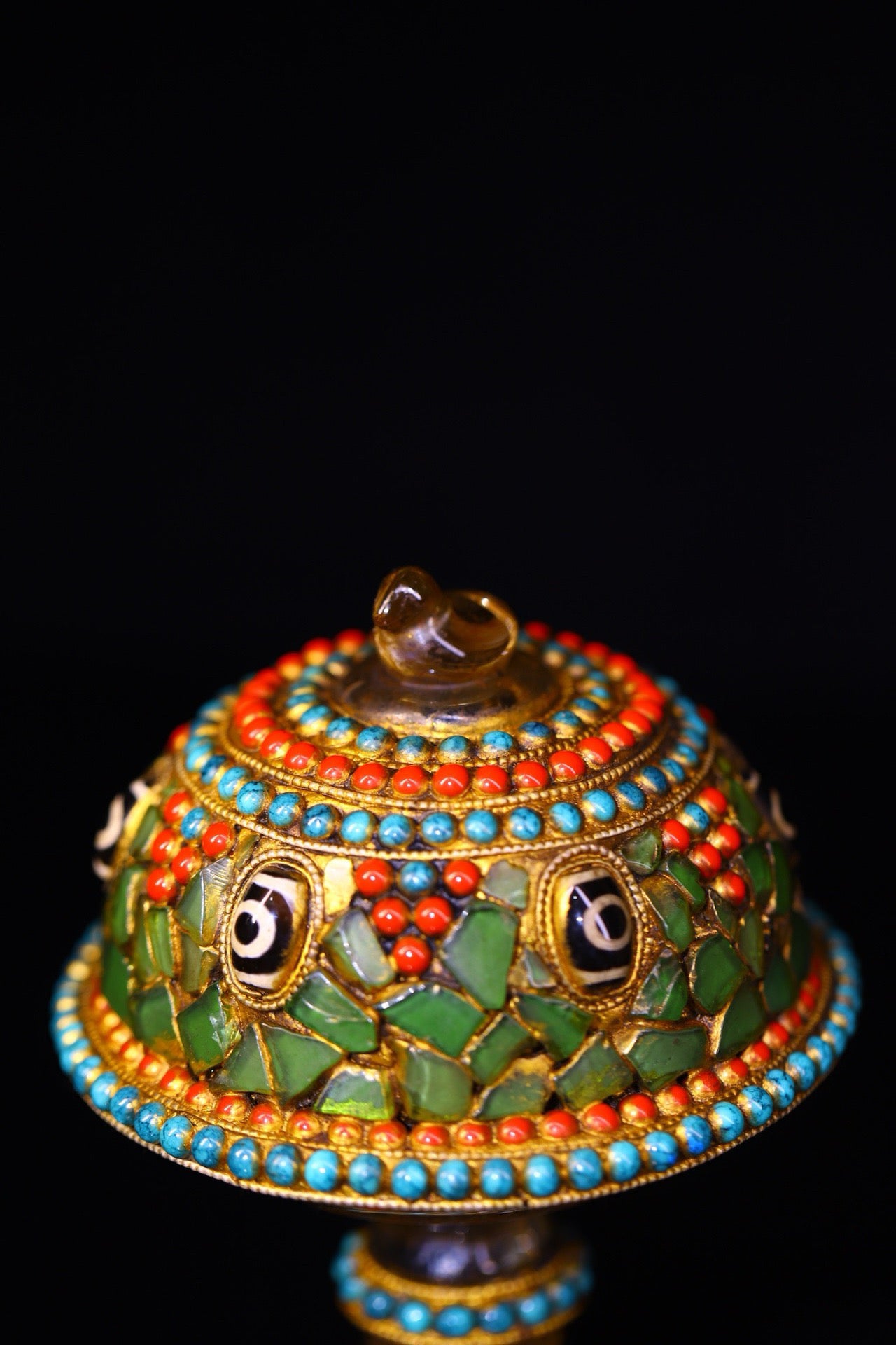 Crystal carving, inlaid with celestial beads, gemstone jar