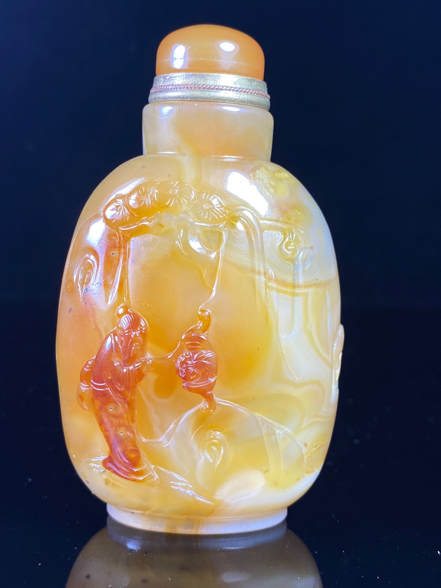 Chinese antique agate snuff bottle