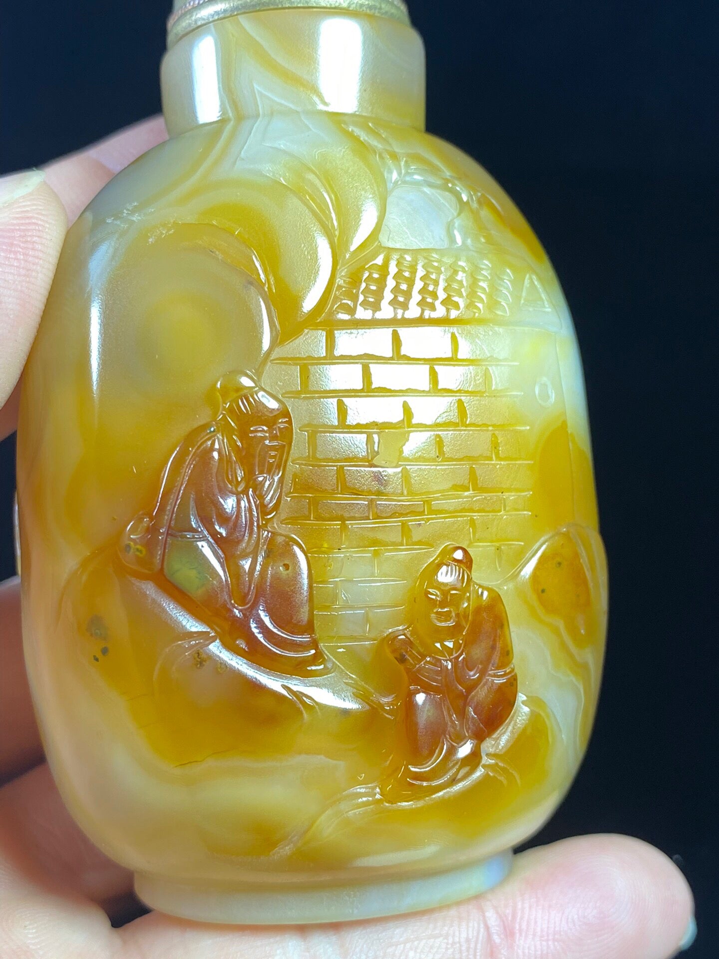 Chinese antique agate snuff bottle