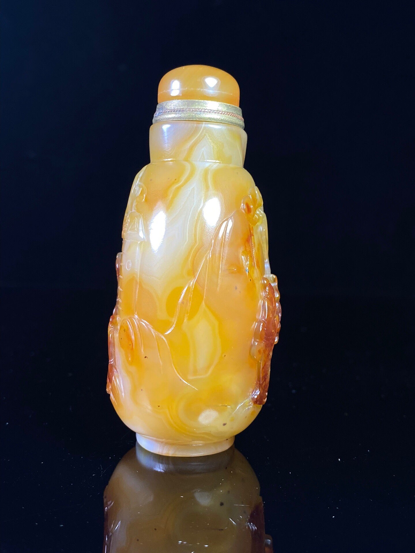 Chinese antique agate snuff bottle