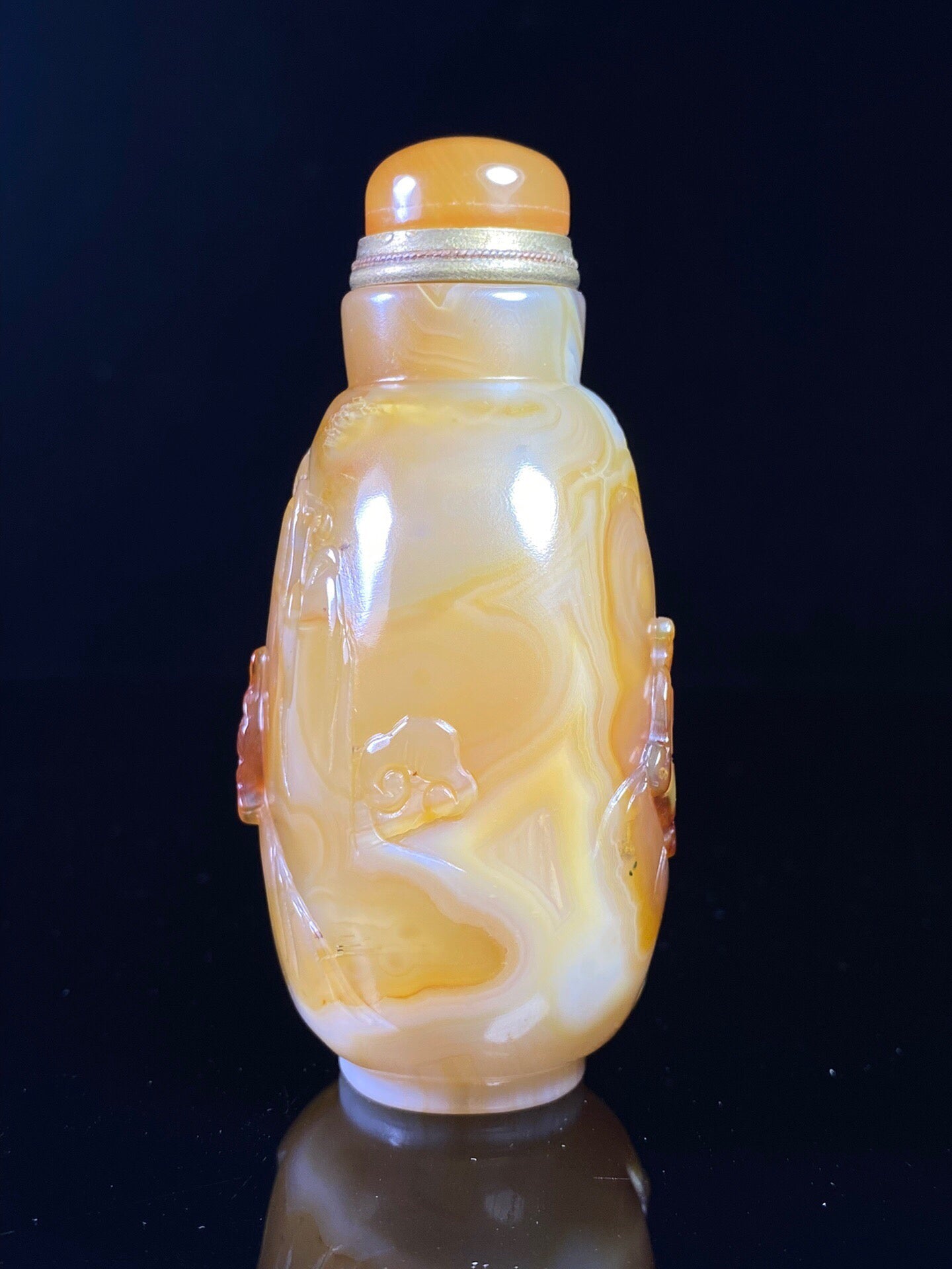 Chinese antique agate snuff bottle