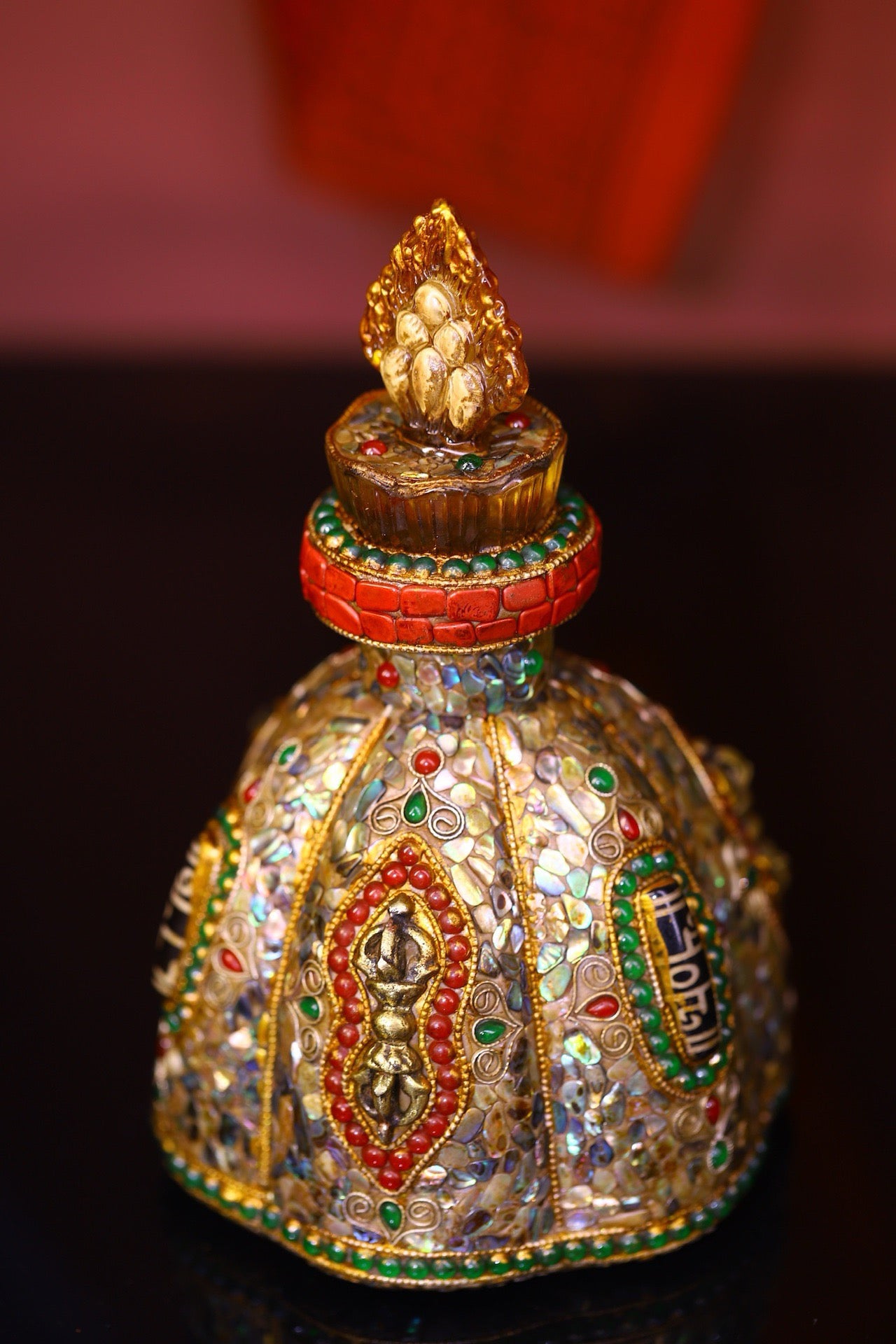 Crystal carving, inlaid with celestial beads, gemstone jar