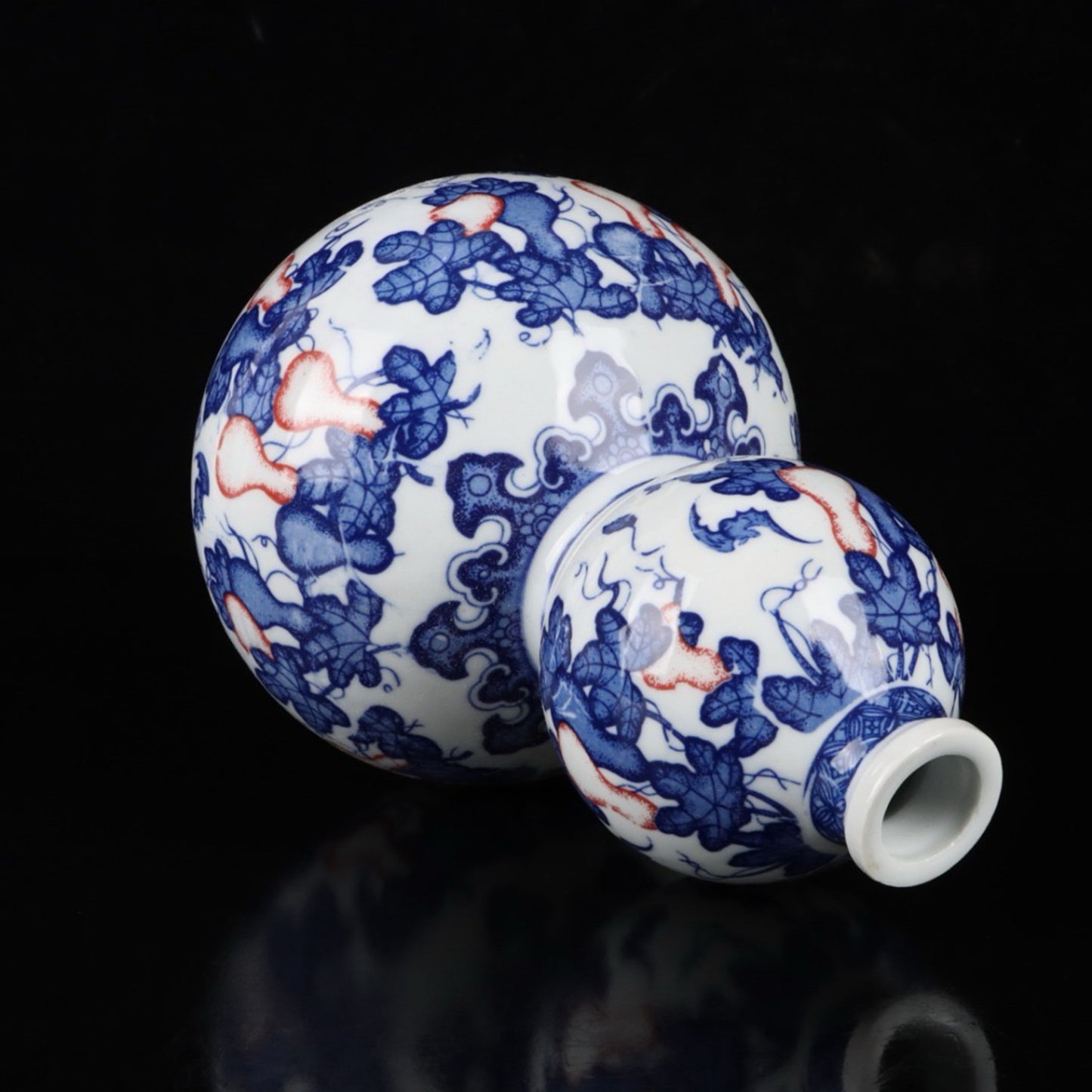 Ceramic blue and white glazed gourd vase