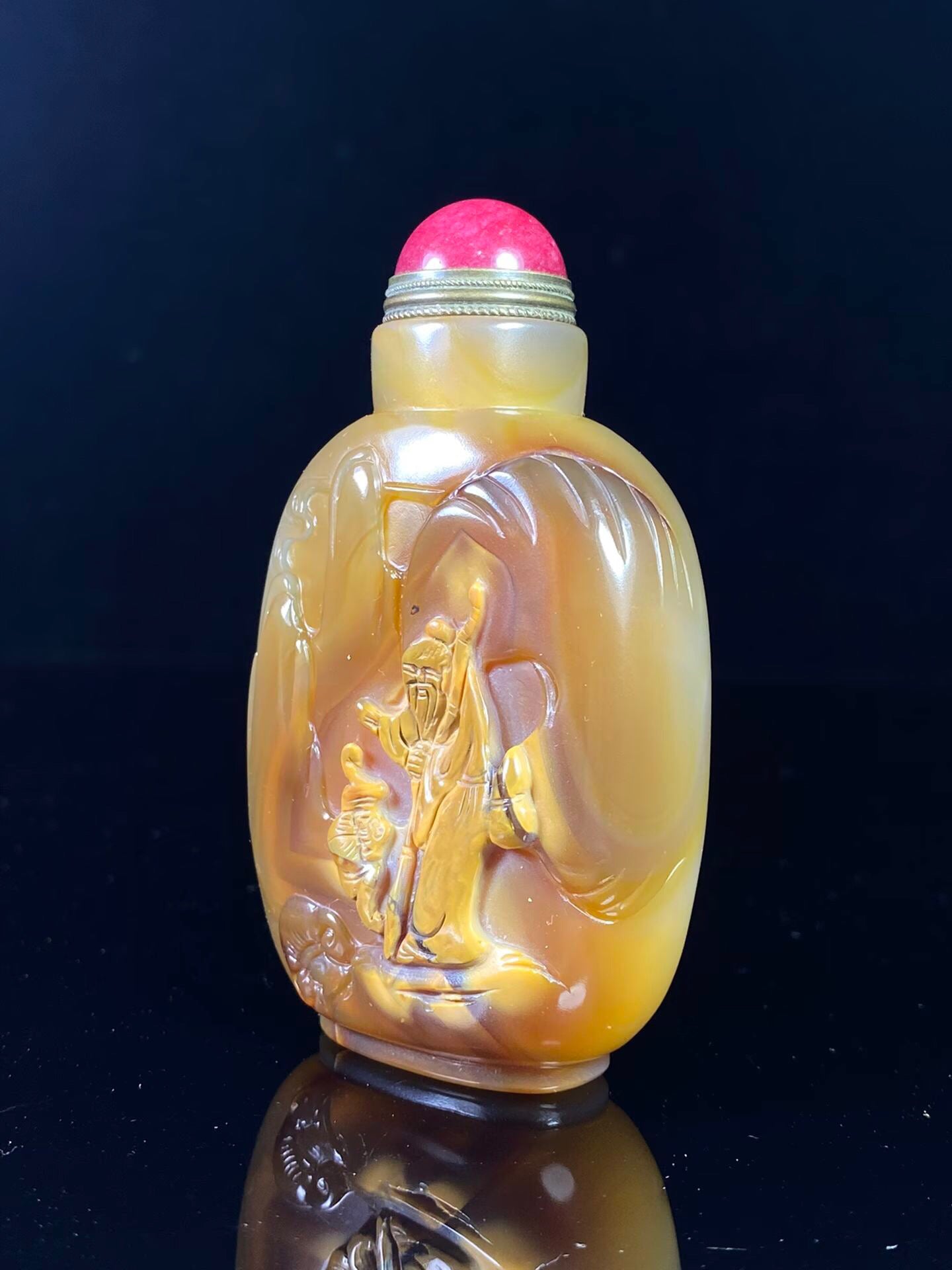 Chinese antique agate snuff bottle