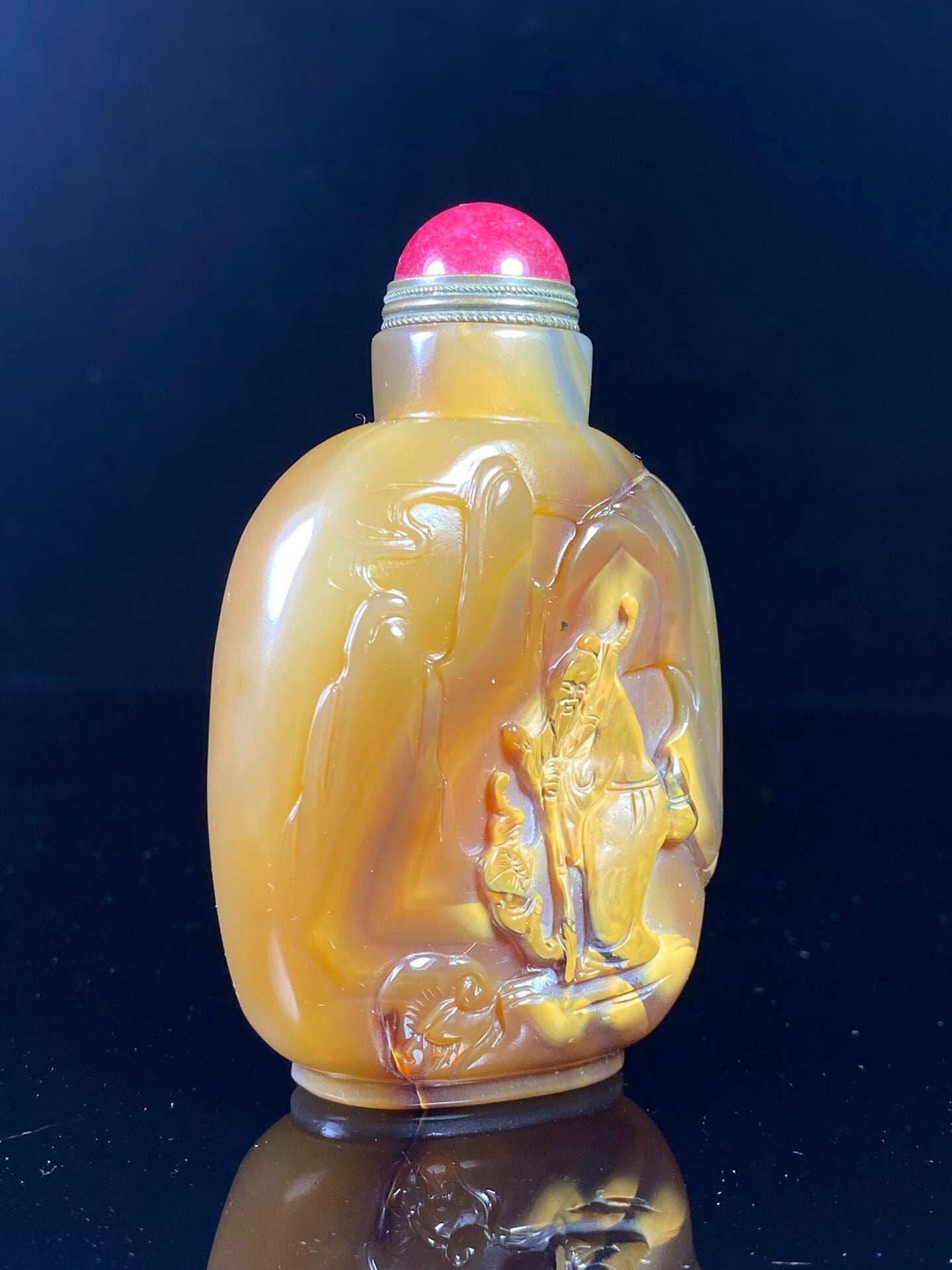 Chinese antique agate snuff bottle